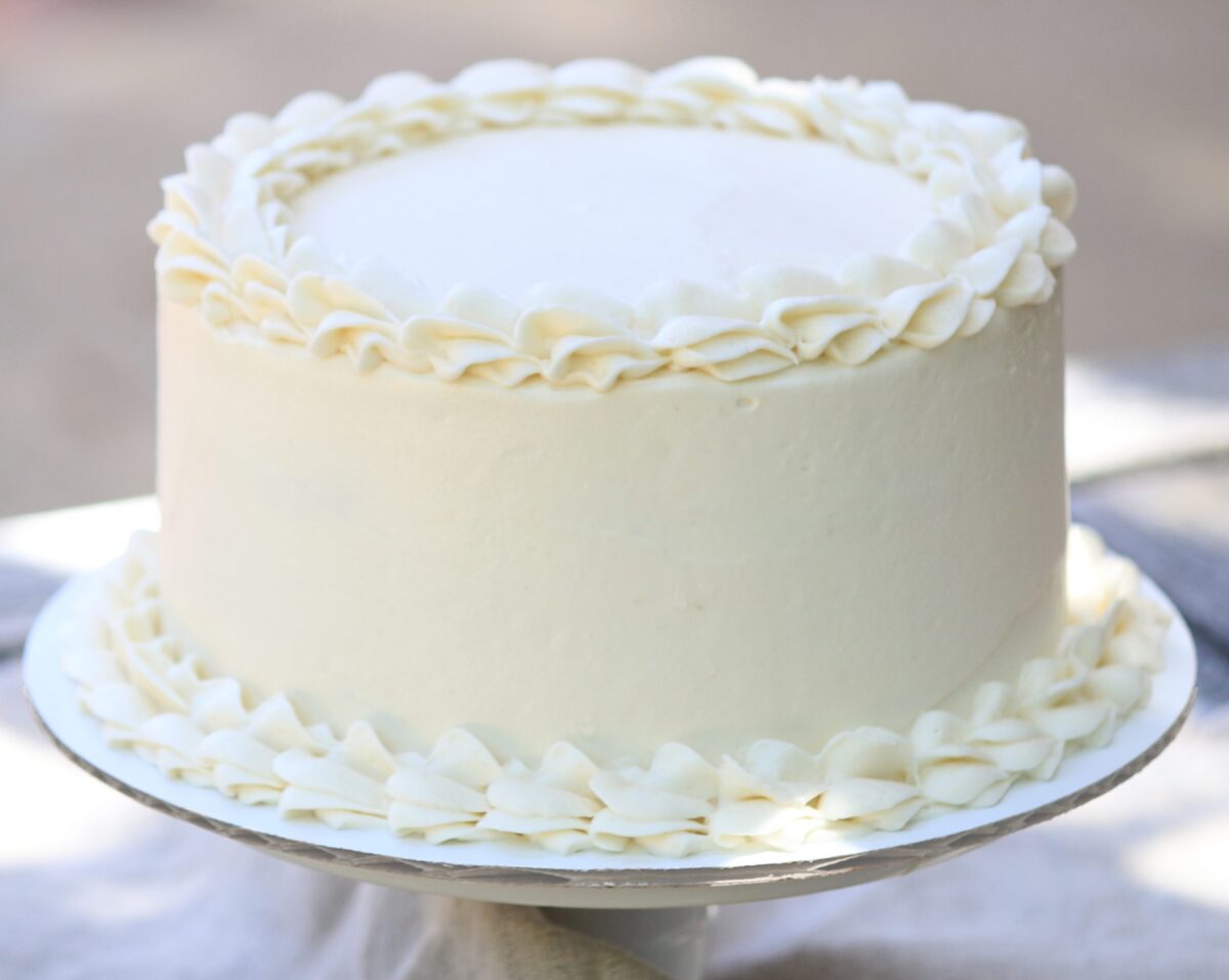 vanilla cake IMG 3873 scaled