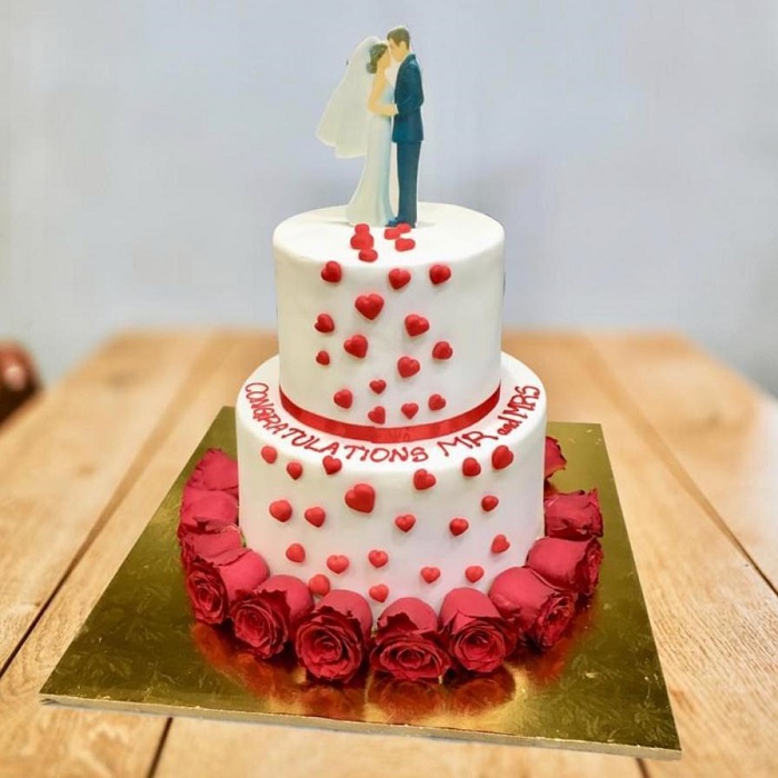 2 Tier Lovey-Dovey Cake