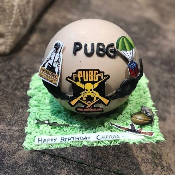 Pub G Round Pinata Cake with Hammer