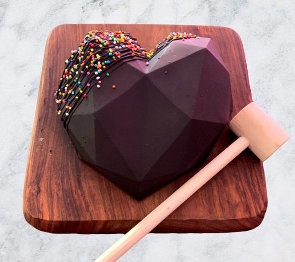 Stunning Hammer Cake WishingCart