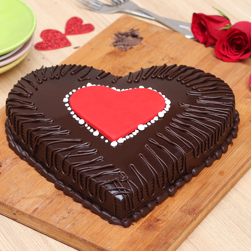 Yummy Chocolate birthday Cake For Wife