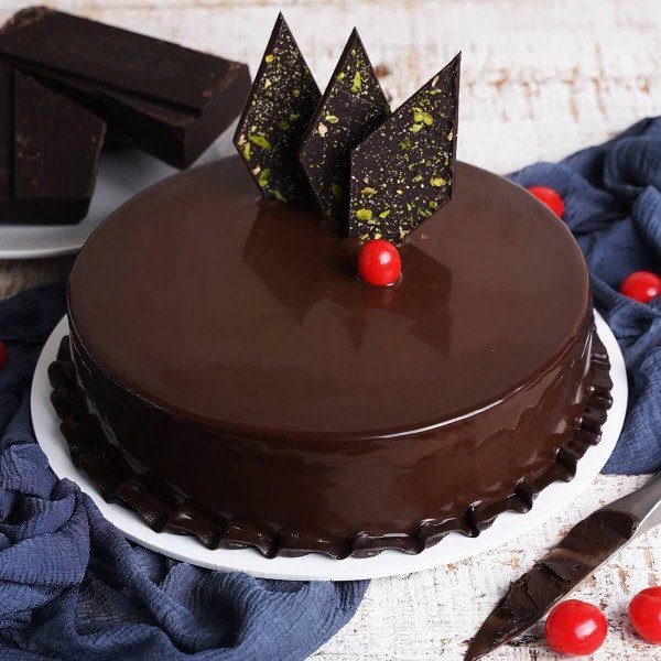 glazzed chocolate cake