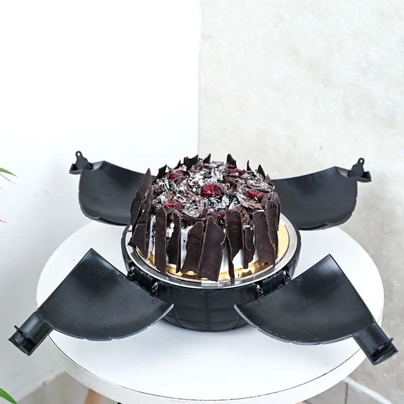 Choco Chips Blackforest Bomb Cake